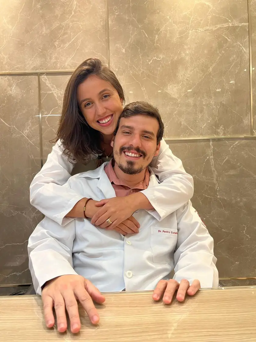 Dra. Fernanda Antoniolli e Dr. Pedro Conelian, cofundadores da Viva Pediatria
